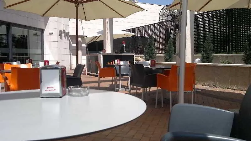 Tach Madrid Airport Hotel 4*,