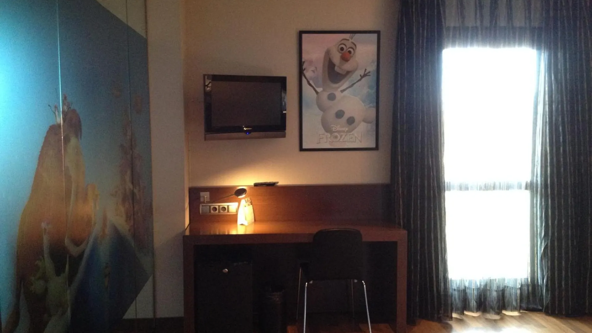 Tach Madrid Airport Hotel 4*,  Spain